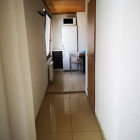 Byt Pre 8 Ludi *